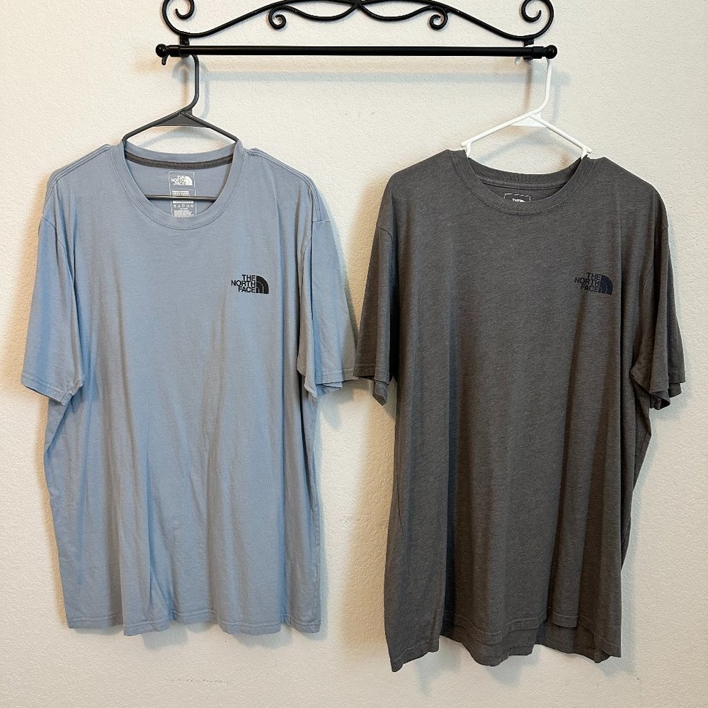 Set of 2 - The North Face Men XL Mountain Logo Short sleeve T-Shirts